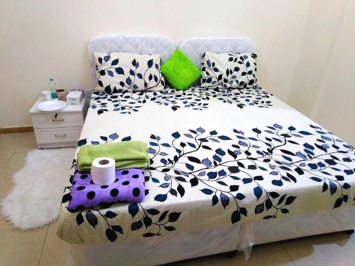 Bright Sunshine Holiday Home Shared Apartments 迪拜 外观 照片