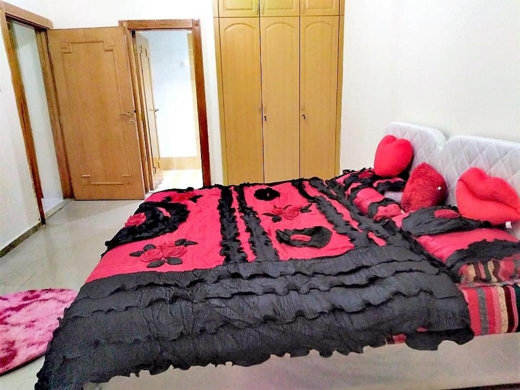 Bright Sunshine Holiday Home Shared Apartments 迪拜 外观 照片