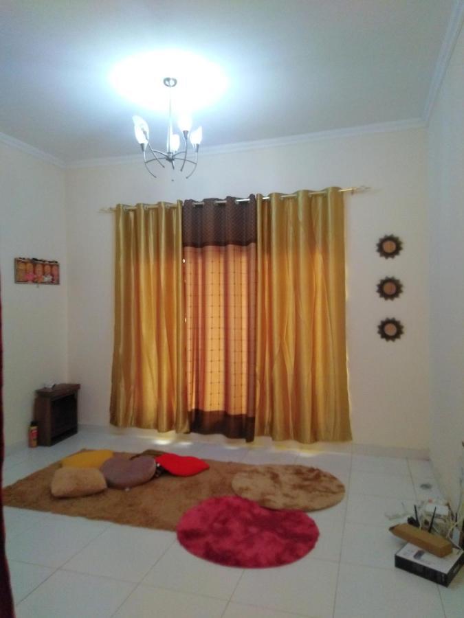 Bright Sunshine Holiday Home Shared Apartments 迪拜 外观 照片