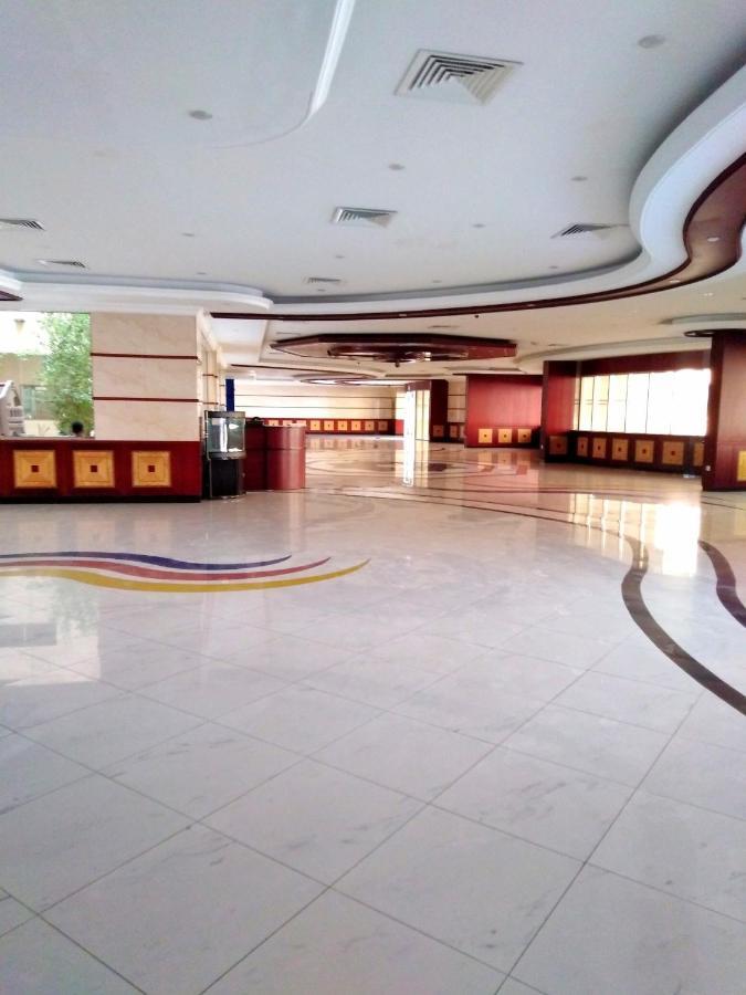 Bright Sunshine Holiday Home Shared Apartments 迪拜 外观 照片